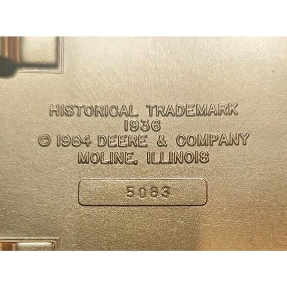 1984 LIMITED EDITION JOHN DEERE BELT BUCKLE 1936 HISTORICAL TRADEMARK #5083 main image 5